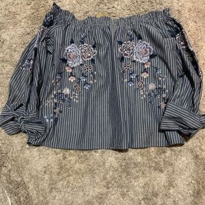 Off the shoulder crop blouse